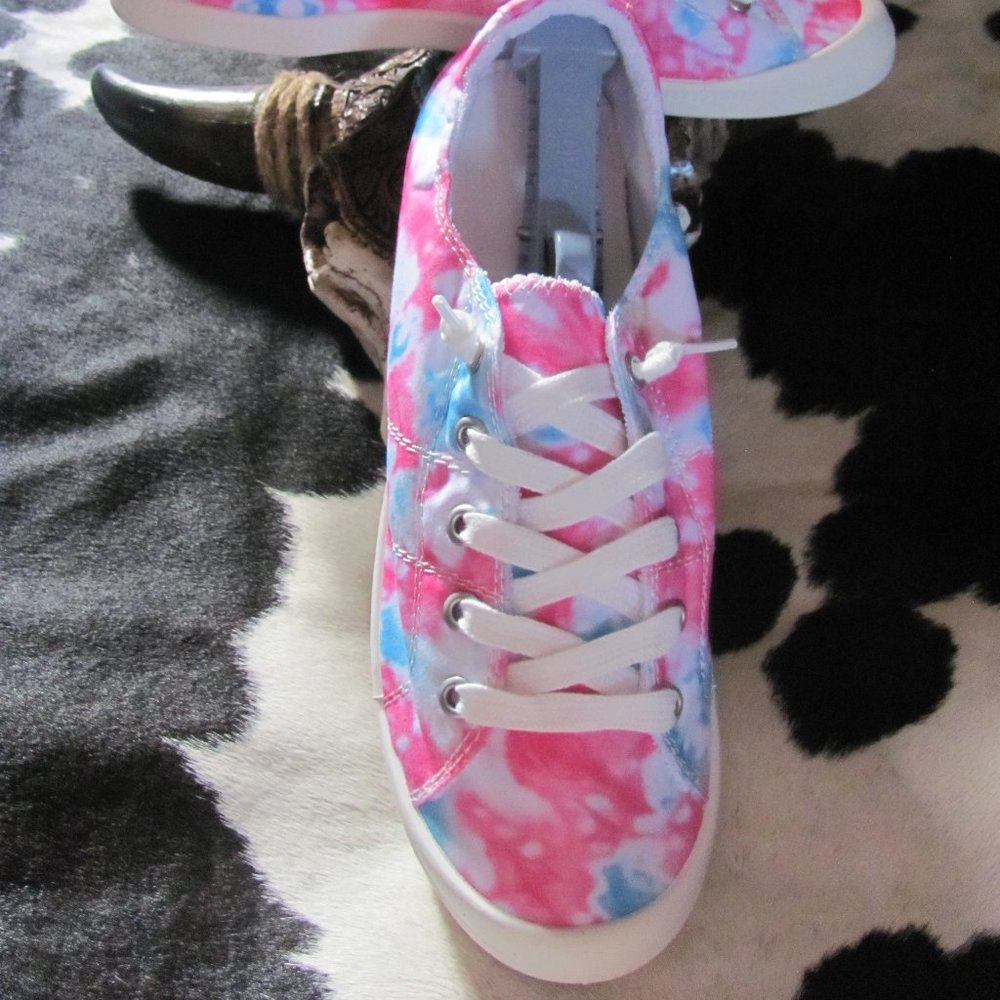 THE SENECA SNEAKER